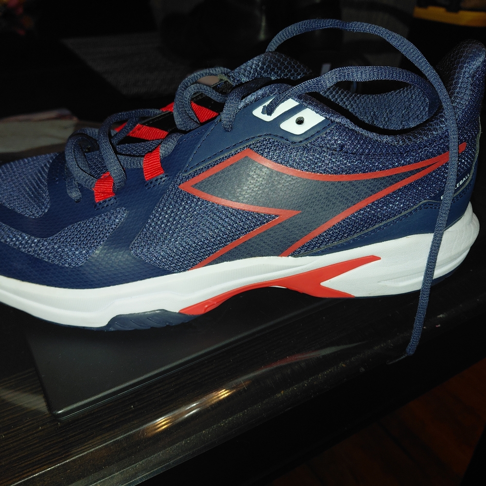 Diadora Navy and Red Sneakers - Picture 3 of 5